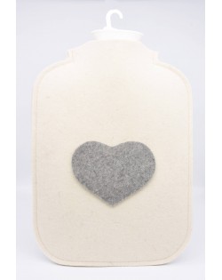 Copri borsa acqua calda di pregiato feltro follato Haunold, bianco lana con cuore grigio sul davanti